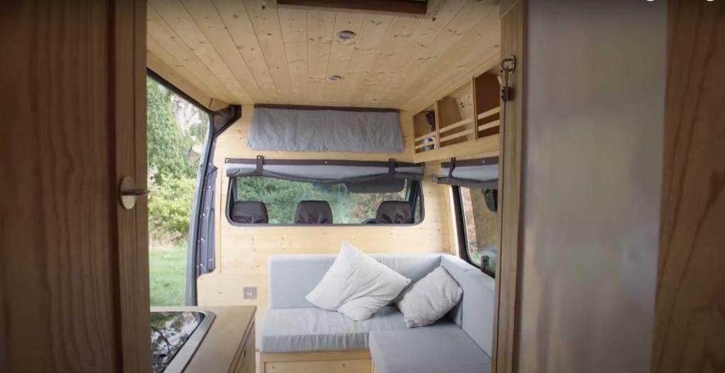 15 Best Vans For Living In FullTime 2022 Guide!]